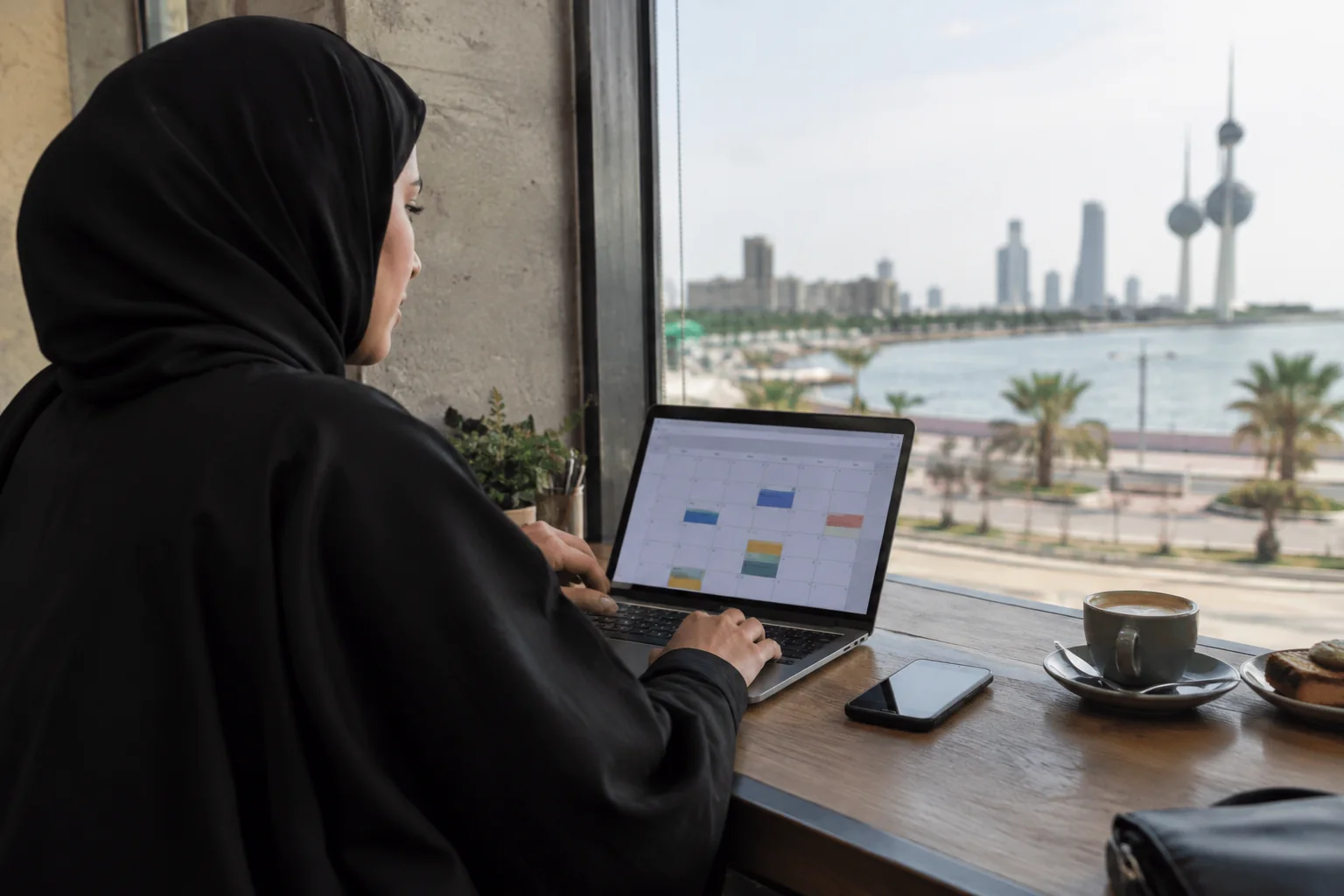 مراجعة تقويم نشر المحتوى في الكويت